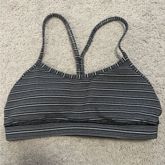 Lululemon Flow Y Bra, size 6 - Picture 1 of 2